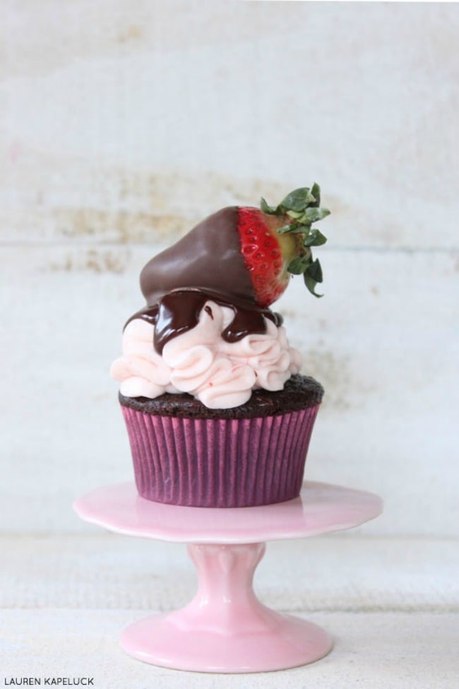 chocolate_strawberry cupcake
