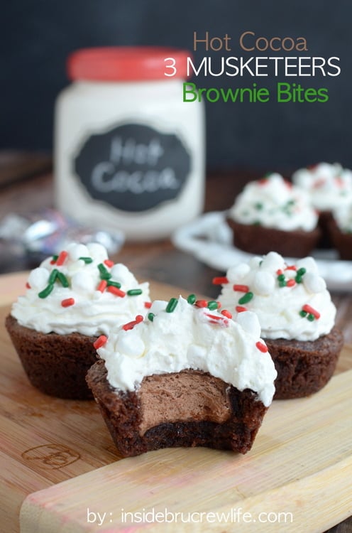 christmascookies-Hot-Cocoa-3-Musketeer-Brownie-Bites-title-redo
