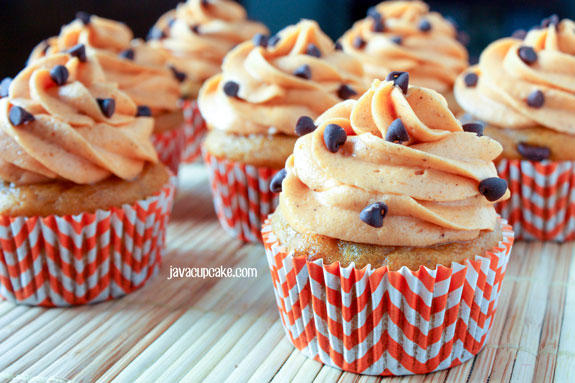Pumpkin-Chocolate-Chip-Cupcakes-by-JavaCupcake-3