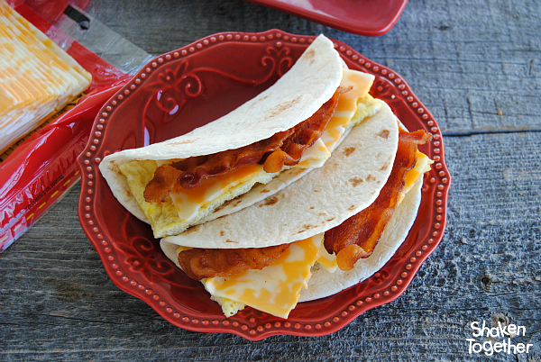 easy-breakfast-soft-tacos-featured