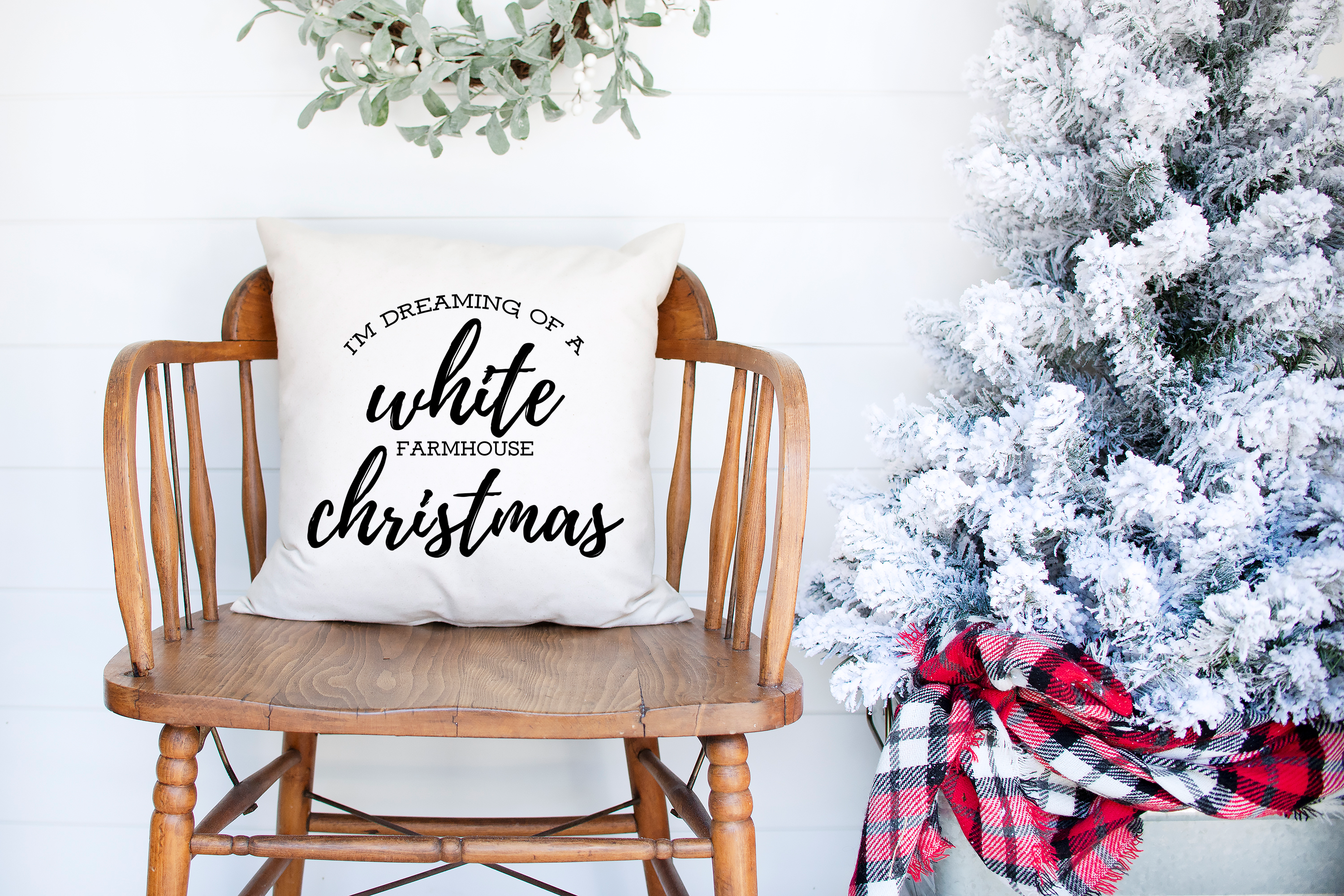 I'm Dreaming of a White Farmhouse Christmas Quote on a DIY pillow using Free Christmas SVGs